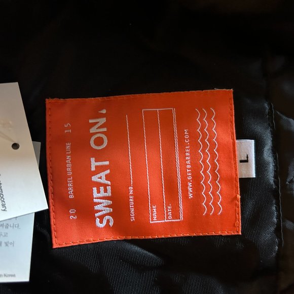 Barrel Women's Large Black Jacket NWT - Picture 7 of 9